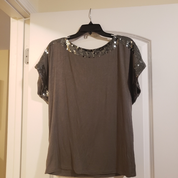 Forever 21 Olive sequin top sequins - Picture 3 of 5